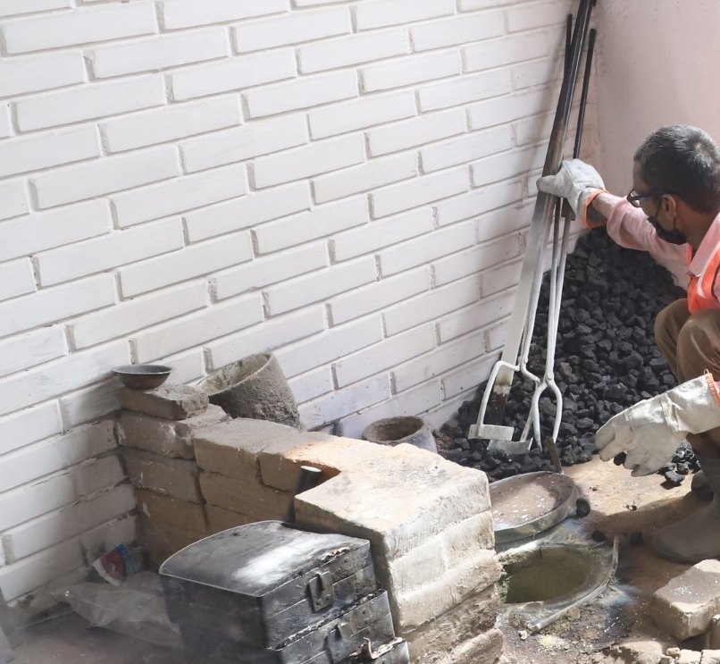Coal-fired foundry · sand casting