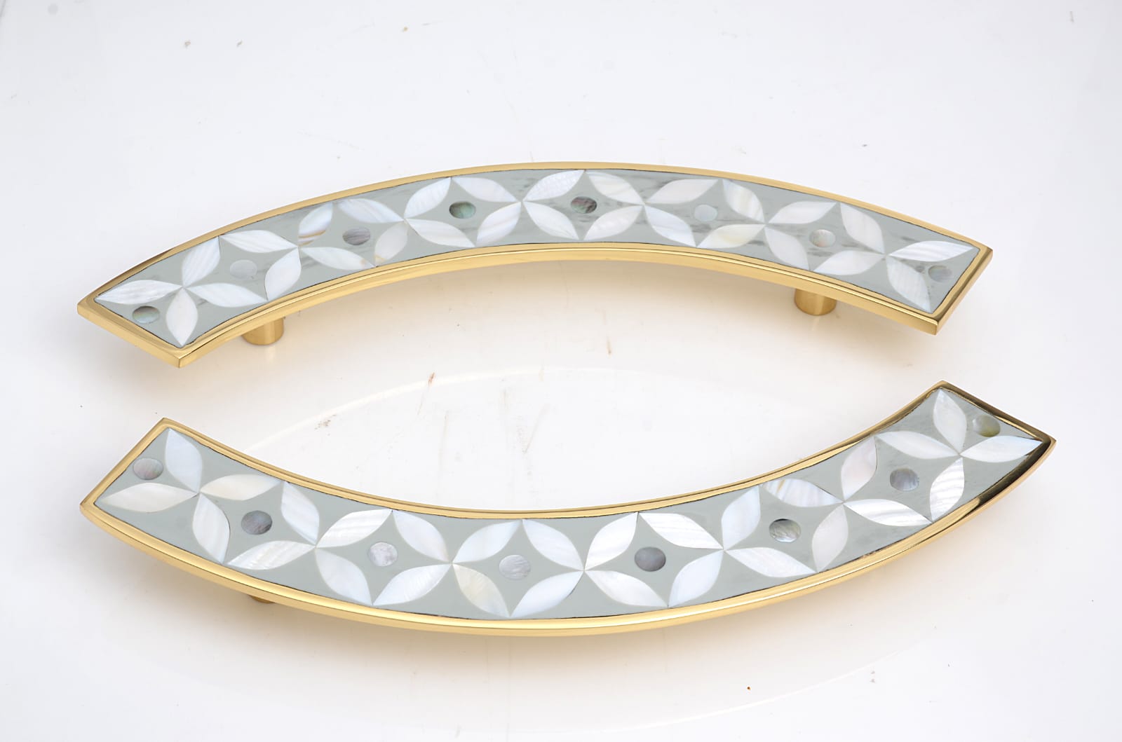 Pearl Arabesque Arc Pull