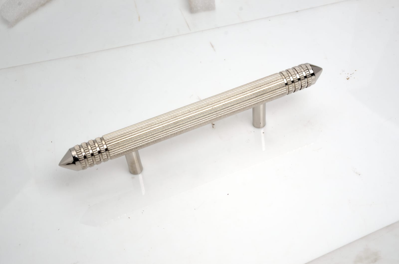 Spear-Tip Reeded Bar Pull