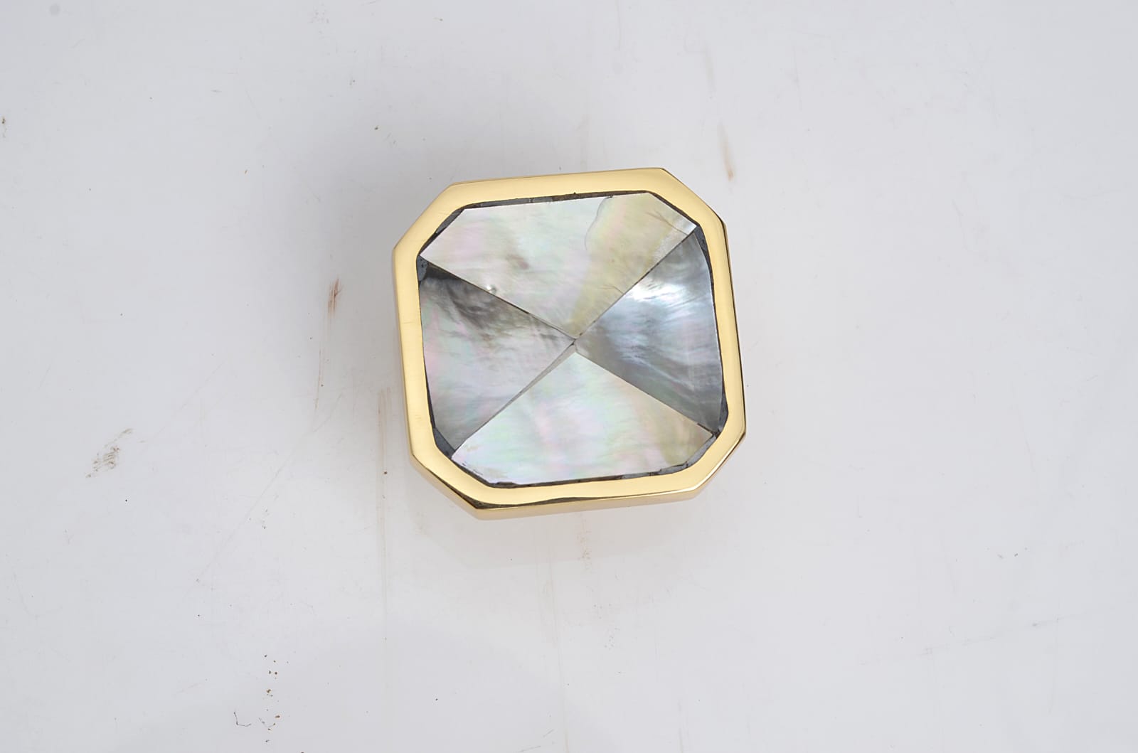 Pyramid Pearl Octagon Knob