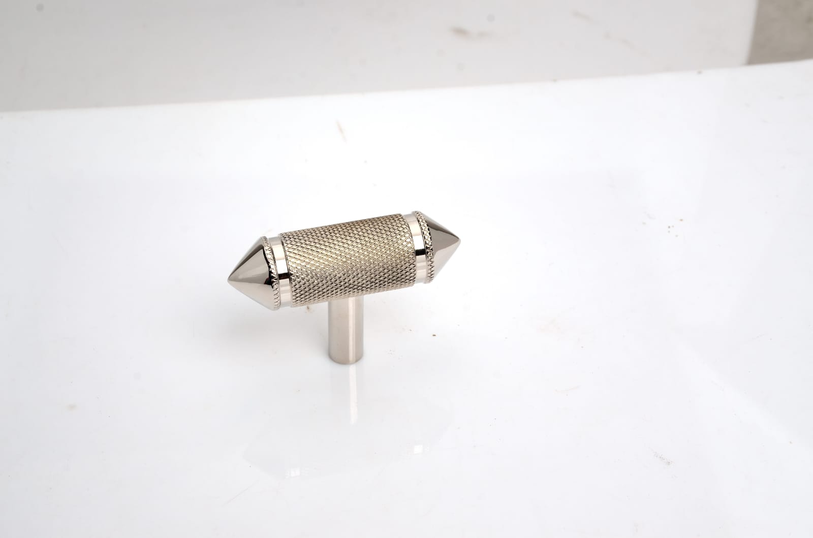 Spear-Tip Knurled T-Knob
